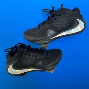 Nike Zoom Freak 1 Mismatched L BQ5422-004 Size 8 R BQ5422-004 Size 7.5  US CV31